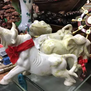 饭酒店门迎台摆,西安蓝田玉皮休(貔貅)玉雕桌摆,成对出货