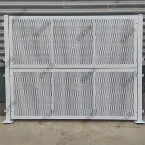 超瑞冲孔围挡,通过冲压工艺在金属板上制作规则排列的孔洞