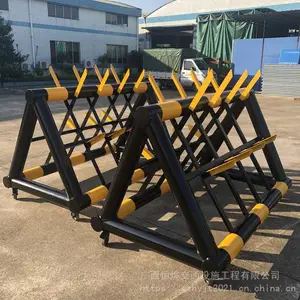广西拒马护栏厂 南宁学校门口移动拒马 防冲撞护栏 移动挡车挡人围栏 恒烨筛网出品