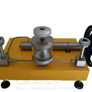 供应双输出口WG523手动压力源0-60MPA