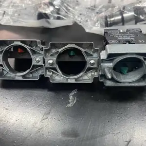 ʩ�͵°�ť����XB2-BW36B1C ���� DC24V�� �� ��ɫ1�����Ը�λ