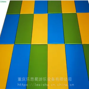 四川自贡,眉山,遂宁室内墙体软包,户外健身器,社区实木凉亭,休闲椅厂家定制销售