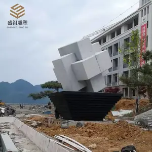 ʢ����� ʯ��³���������������ѧУ��԰�㳡���ֵ���