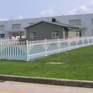 供应广东PVC草坪护栏小区绿化围栏新农村建设护栏厂家