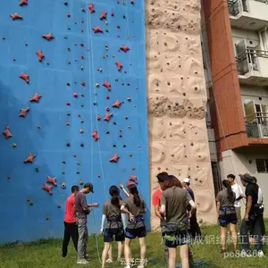 户外玻璃钢微晶攀岩板攀岩墙定制,树脂岩点儿童成人室内外攀岩抱石墙设计、安装
