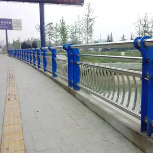 ���ɹ��˰������������������Ҿ��۵�·�������̷�ײ����