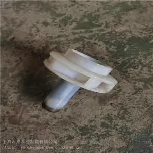 化工行业用耐酸碱耐腐蚀泵_上海万成推力大耐腐蚀泵_绝缘不锈钢衬氟管道泵市场价