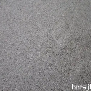 单晶刚玉颗粒是由单一晶体组成,所以具有良好的多棱切削刃及较高的硬度和韧性,磨削能力强,磨削发热量少