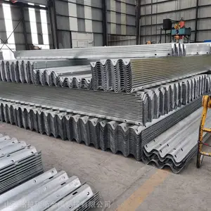 贺州热镀锌波形护栏驾校防撞护栏gr-a-4e波形梁护栏一米多少钱