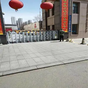 祥安通南山学校电动伸缩门上门安装 工地伸缩折叠大门定制