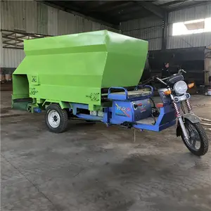 全新打造养殖喂料车 自走式柴油投料车厂家