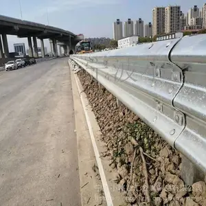 高速公路波形护栏、卡丁车赛道护栏 县道波形护栏厂家直销