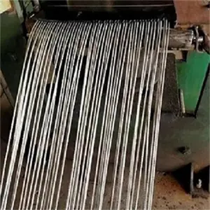 青 岛炜泰耐高温钢丝绳输送带 超宽打孔天 津钢丝绳提升带参数