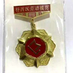 别针徽章、磁铁胸章、襟章、彩绘纪念章、标牌、校徽、合金电镀烤漆臂章定制厂家