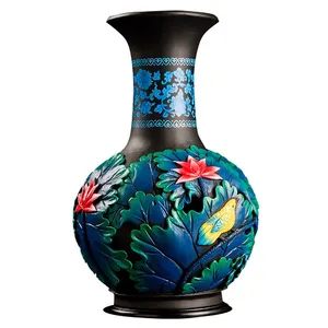 金乌炭雕精致镂空荷花瓶