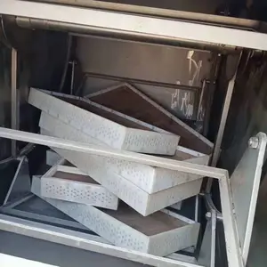 新到货25千瓦电加热化工原料脱水用箱式微波真空干燥设备