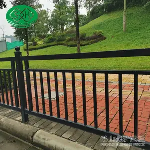 萝岗公路黑色栏杆加工 黄埔机动车道分隔栏 广州人行道护栏厂家