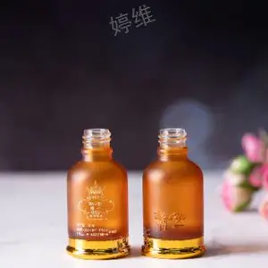 浙江指甲油瓶联系方式 来电咨询 义乌市婷维玻璃制品供应
