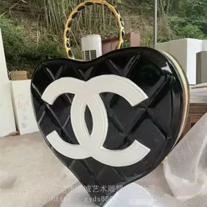 大型奢侈品包包模型 奢侈门店仿真香奈儿包包玻璃钢品牌包包雕塑