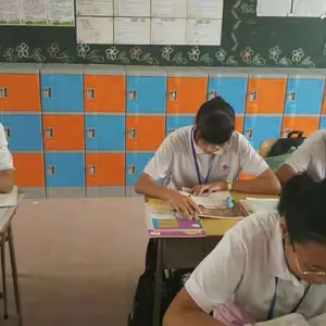 中小学书包柜生产厂家,教室储物柜耐用钢制结构