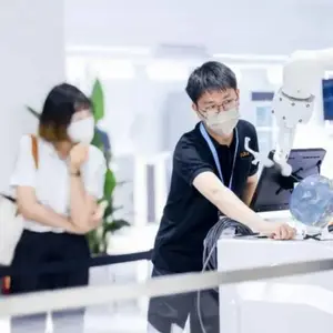 库卡基于光学定位可以实现头颅模型内部肿瘤的定位和实时动态跟随