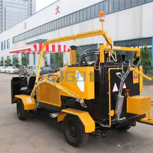 水泥路伸缩缝灌沥青