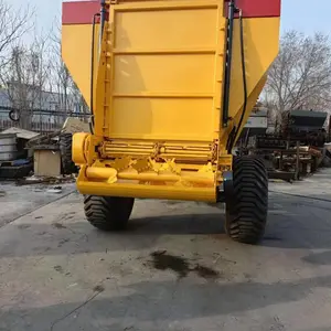 山东易禾机械螺旋牵引式撒粪机械 蛟龙式撒粪车 农家肥抛粪机