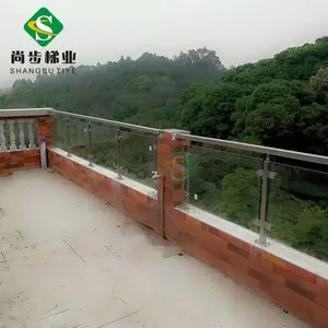 佛山尚步梯业不锈钢立柱夹玻璃栏杆建筑护栏厂家定制生产阳台防护栏