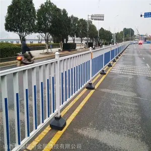 太原城市交通护栏面包管道路护栏方管护栏生产厂家