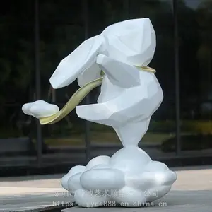 景区草坪装饰卡通动物造景玻璃钢几何切面兔子雕塑模型