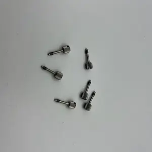 Mcmaster-carr95536A141蝶形螺钉头固定面板螺钉