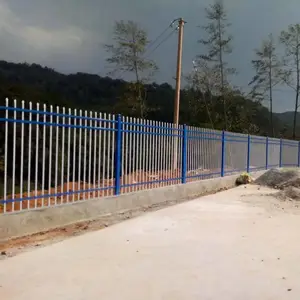 小区围墙护栏网 拍尖蓝白绿化带隔离防护栏