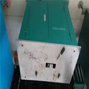 汽车电瓶组装设备，全自动气动打孔机