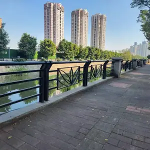 �㶫��Զ���е������������Ļ���·������ײ��ȫ�������ŵƹ�Χ��