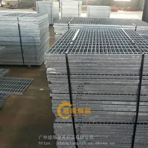 ������ɽϴ�����ָ�� �ȶ�п���ǰ� ¥��̤���� ����ֱ��