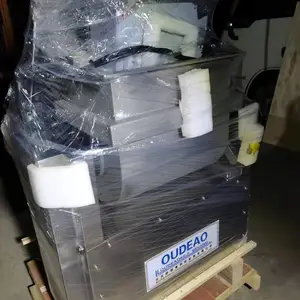鲜面条水饺皮馄饨皮杂粮用220电压25公斤一袋面真空和面机