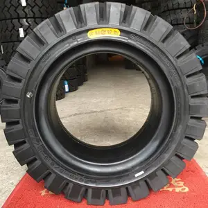 �����綯����ȼ�泵����ǰ�ֺ�ɫʵ����̥
