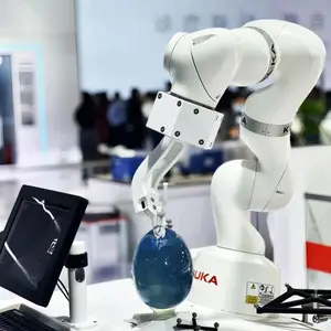 库卡基于光学定位可以实现头颅模型内部肿瘤的定位和实时动态跟随