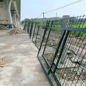 高速桥下防护栅栏 混凝土立柱铁路护栏 8001金属网片隔离栅
