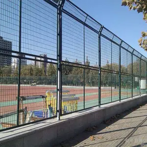 草坪塑钢护栏 可定制电梯井防护栏 河南品兰 建筑爬架网安装快捷方便