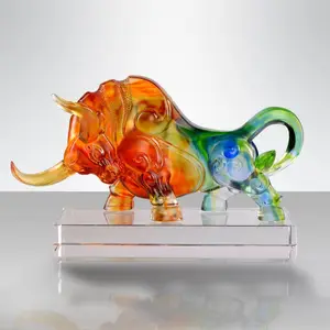 牛气冲天水晶琉璃摆件,支持定制,企业员工表彰奖杯奖牌工艺品,精美奖杯订制