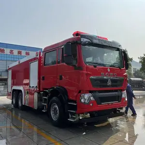 重汽豪沃12吨泡沫消防车 CB10/60低压消防泵 大型消防车灭火车