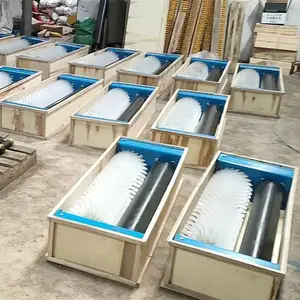 B800洗煤厂水泥厂用滚刷清扫器 铁壳被动旋转扫料 不用电