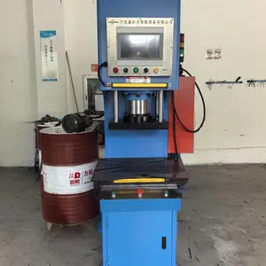 发泡压合伺服油压机 四柱型伺服液压机功能用途