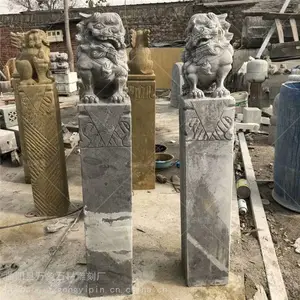 青石湖人戏狮拴马桩,青石佛像拴马石,石雕麒麟拴马柱