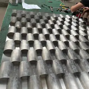 邢台市网红餐厅简洁大方风动不锈钢屏风隔断装饰