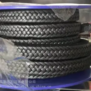 黑四氟盘根是一种由聚四氟乙烯纤维编织并添加石墨粒子制成的密封填料