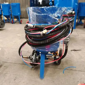 顺通供应箱式手动钢结构除锈移动喷砂机械无尘高效环保可加工定制