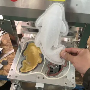 专业定制 鱼形年糕封口机 塑料盒年糕封膜机 锦鲤鱼托盒封口机 鱼形盒封盒机