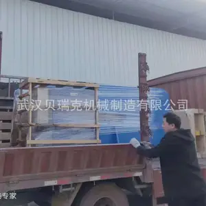 贝瑞克 标牌自冲铆接机 生产标牌铆接设备 路牌铆接